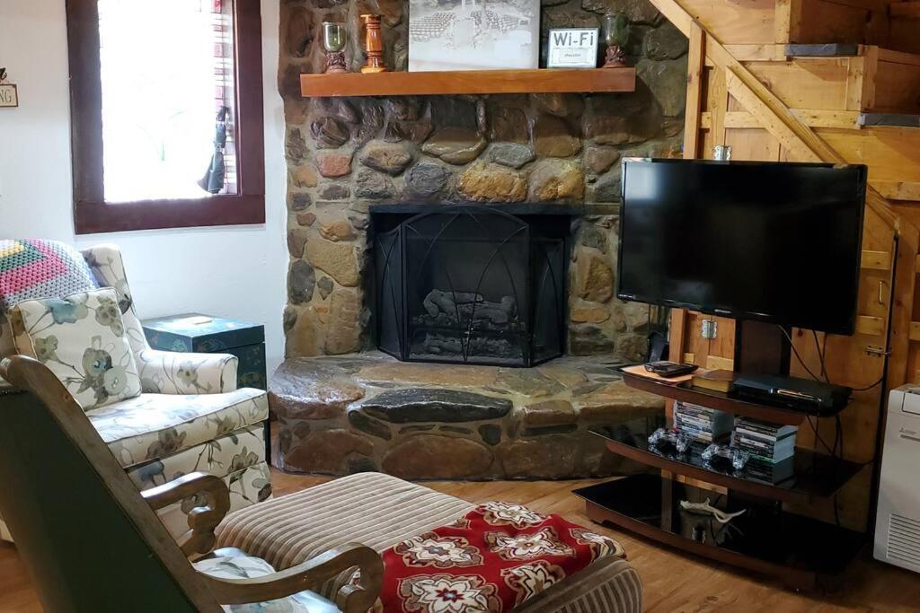 Waterwheel Cabin By The Creek Murphy Dış mekan fotoğraf